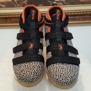 NIKE Boy's Leather Sneakers